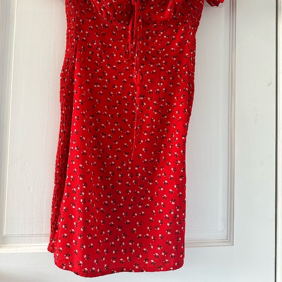 Off the shoulder polly dress - Picture 2 of 5